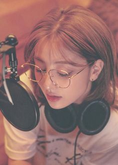 Twice Jihyo With Glasses, Singer Song Writer, Singer Song, Brown Eyed Girls, Twice Jihyo, Killin It, Minatozaki Sana, Read Image