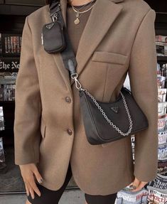 Cooler Style, Bag Prada, Bag Outfit, Insta Ideas, Iconic Fashion, Prada Handbags, Mode Vintage, Prada Bag