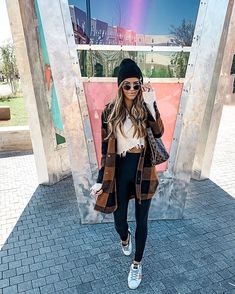 Jordan (Underwood) Washburn (@jordanunderwood) fashion outfit ideas, style ideas, style inspirations #fashion #style Plaid Coat, What To Wear, Cool Style, Autumn Fashion