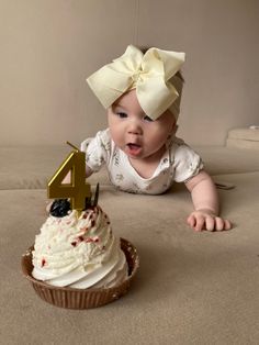 #newborn #4month #aesthetic #photography #kidswoodcrafts Month Photos Baby Ideas, Baby 1 Month Photo Ideas, Pregnant Aesthetic, Monthly Baby Photography, 2 Month Baby, 1 Month Baby, 4 Month Old Baby, 4 Month Baby, Cake Design Inspiration