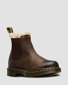 Chelsea Boots Doc Martens, Fur Lined Chelsea Boots, Doc Martens Chelsea Boot, Faux Fur Outfit, Dr Martens 2976, Chelsea Boots Style, Brown Chelsea Boots