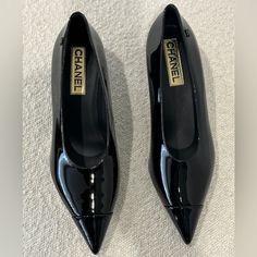 Chanel Interlocking Cc Logo Pumps Black Patent Leather Pointed-Toes Brand New In Box With Dust Bag Chanel Thong Sandals, Chanel Mules, Chanel Espadrilles, Chanel Flats, Chanel #1, Shoes Chanel, Chanel Boots, Chanel Sneakers, Gold Ballet Flats