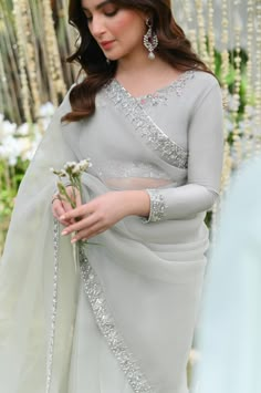 Grey Saree Areesha Jewellery On Saree For Farewell, Soft Organza Saree Blouse Designs, Silver Jewellery With Saree, Pastel Saree Blouse Design, Beautiful Sarees Weddings, Blouse Design For Girls Saree, Pastel Sarees For Wedding, Fancy Blouse Designs For Silk Saree, Grey Blouse Designs For Saree