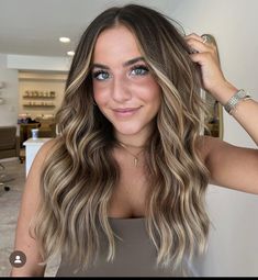 Summer 2024 Brunette, Brunette With Golden Blonde Highlights, Ashy Blonde Hair Formula, Warm Bayalage Light Brown Hair, Golden Honey Blonde Balayage Brunettes, Honey Blond Balayage On Brown Hair, Summer Bronde Haircolor, Golden Brown Hair Honey Balayage, Honey Blonde Balayage Brunettes