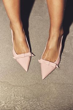 SLINGBACK BOW HEELS - Pink | ZARA United States Trench Coat Dress, Bow Heels, Slingback Shoes, Cardigan Sweater Dress, Cardigan Sweater Jacket, Tshirt Skirt, Slingback Heel, Zara Shoes, Zara United States