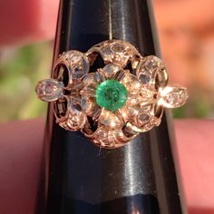 Ring Size: US 6 1/2 EU 53(Resizing free of charge) 18k Hallmarked Gold   Weight:  2.70 grams  Rose Diamond ca. 0.12 ct  Natural Emerald 0.20 ct  Condition: Excellent Step into a world of elegance and sophistication with this exquisite ring. The centerpiece features a genuine emerald, its vibrant green hue symbolizing love and renewal. The emerald is gracefully complemented by dazzling diamonds, adding sparkle and allure.  Not just jewelry, but a testament to enduring beauty and refined taste. Le 1920s Vintage, Art Deco 1920s, Ring Hand, Ring Antique, 18k Gold Ring, Antique Art Deco, Vintage Ring, Natural Emerald, Ring Vintage