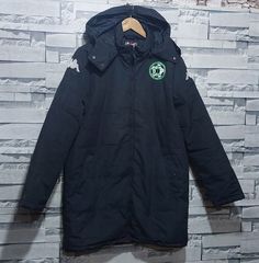 Welcome to our store.  Kappa Keynsham Town LFC Hoodie Parka Size: M/ Vintage Kappa Jersey Puffer jacket/ Authentic LFC Sport jacket/ Antique Kappa Windbreaker Coat Please ensure the measurements are correct and do not be satisfied with the written sizes because they differ from country to country. Tagged size: M Shoulder: 46 cm/ 18.1 inch Sleeve: 67 cm/ 26 inch Armpit to armpit: 60 cm/ 23 inch Length: 86 cm/ 33.8 inch Condition:          8/10 Perfect condition. This item is used but in good cond Sports Parka With Drawstring Hood, Sports Parka With Drawstring Hood And Long Sleeves, Sporty Long Sleeve Parka For Cold Weather, Winter Sports Outerwear With Drawstring Hood And Long Sleeves, Winter Sports Outerwear With Drawstring Hood, Long Sleeve Outerwear With Drawstring Hood For Winter Sports, Kappa Hoodie, Fits Aesthetic, Best Camera