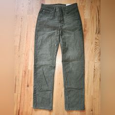 American Eagle 90's Straight Leg Olive Green Corduroy Pant Size 4 High Rise Corduroy Jeans, Fitted Corduroy Straight Leg Jeans, Fitted Straight Leg Corduroy Jeans, Corduroy Pant, Green Corduroy, Corduroy Pants, Olive Green, American Eagle Outfitters, Pant Jumpsuit