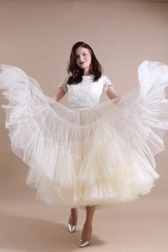 Ruffled Tulle Skirt / Tiered Skirt / Bridesmaid Bustle Tulle - Etsy Poofy Skirt Outfit, Tulle Skirt Outfit Wedding, Dream Daughter, Tulle Skirt Outfit, Tulle Skirt Wedding, Poofy Skirt, Tulle Skirts Outfit, Skirt Tiered, Fluffy Skirt