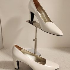 A Magnificent Pair Of Brand New/Never Worn (Without Tags) Size 6.5 (37 Eu) Suzanne Rae White Heels Classic Formal Court Shoes With 4-inch Heel, Classic White Heels With Medium Width, Classic White Court Shoes With 4-inch Heel, Classic White Round Toe Heels, Elegant Spring Court Shoes For Formal Occasions, Elegant Spring Formal Court Shoes, White Round Toe Court Shoes For Formal Occasions, Classic Cream Block Heel Shoes, Classic Court Shoes With Round Toe For Evening