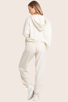 Relax in the ultimate comfort of our Blanc Lightweight Sweats Classic Sweatpants. Featuring an elastic waistband and a minimalist design, these sweatpants are perfect for lounging or casual outings. Heart Bag, Skirt Jumpsuit, Short Leggings, Sweaters Knitwear, Bike Shorts, Bra Tops, Outerwear Jackets, Minimalist Design, Dress Skirt