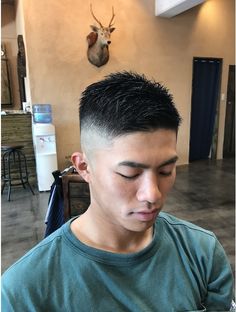 Asian Men Hairstyle Short Fade, Asian Fade Haircut, Asian Men Short Hairstyle, Beckham Hair, Barber Style, Barber Haircuts, Asian Man Haircut, Mens Hairstyles Fade