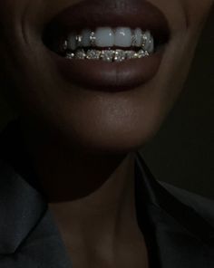 Open Face Diamond Grill, Diamond Grillz For Females, Grills On Women, Girls With Grills Grillz, Black Girls With Grills, Grill For Women Teeth, Bottom Grills For Women, Girl Grillz Aesthetic, Black Women Grillz