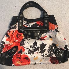 Balenciaga Floral Purse In Good Used Condition. Bags Balenciaga, Floral Purse, Balenciaga Bag, Balenciaga, Bag Lady, Purse, Floral, Women Shopping, Color