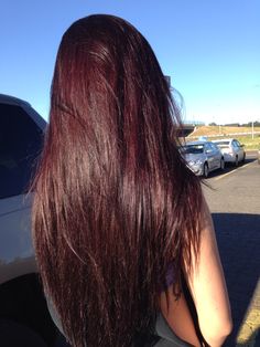 Violet/ reddish hair. Aesthetic Pictures Wallpaper, Selena Gomez Aesthetic, Asthetic Picture Wallpaper, Aesthetic Frases, Reddish Hair, Wall Clock Decor, Plum Hair