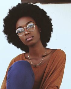 Cabelo Black, Coconut Oil Hair, Curly Hair Women, Natural Hair Inspiration, 4c Hairstyles, Dark Skin Women, Wearing Glasses, Afro Hair