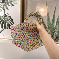 Summer Handbags, Round Handle, Beaded Purses, Blogger Fashion, Basket Bag, Beaded Bags, Purse Clutch, Womens Purses, Beach Summer