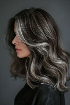 Gray Highlights Brown Hair, Brown Hair With Silver Highlights, Dark Brown Hair With Highlights, Grey Brown Hair, Highlight Ideas, Hair Colorful, Highlights Ideas, Grey Hair Transformation, Dark Brunette Hair