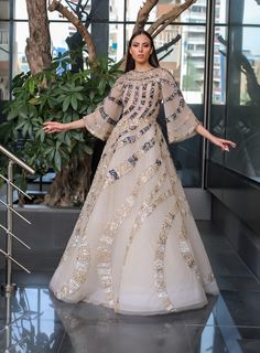 Antonios Couture, Dramatic Gown, Cogic Fashion, Mother Clothing, Casual Formal Dresses, Long Gowns, Dress Idea, Royal Dresses