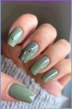 Pretty Sage Green Nails, August Green Nails, Sage Green And Silver Nails, Summer Green Nails Designs, Simple Green Nails, Sage Green Nail Designs, Trendy Nails Green, Sage Green Nail Ideas, Sage Nails