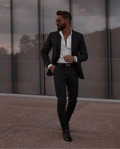 Italian Men Mafia Boss, Birthday Outfit Men, Men Dress Outfits, Best Indian Wedding Dresses, All Black Suit, Buisness Casual, Boss Suits, Mens Casual Suits, Black And White Suit