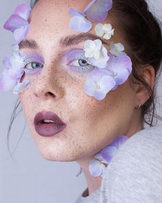 Flower Makeup, Avant Garde Makeup, Neutral Makeup, Creative Eye Makeup, Makeup Tutorial For Beginners, Stage Makeup, Spring Makeup, Creative Eye, Beauty Shoot