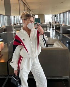 Athleisure Chic, Track Suits Women, Fashion Website Design, Medusa Costume, Content Creating, Sporty Street Style, Sport Suit Women, Shell Suit, Fitness Wear Outfits