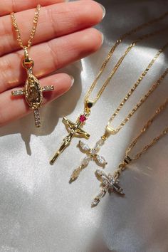 Cross Necklace Aesthetic, Golden Cross Necklace, Gold Necklace Cross, Gold Cross Necklaces, Mushroom Jewelry, Necklace Collar, Catholic Jewelry, Gold Cross Necklace, Jewelry Accessories Ideas