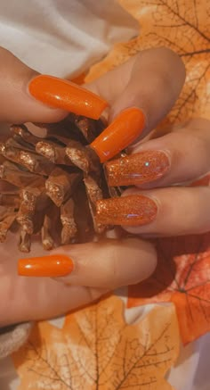 Autumn nails, pumpkin spice, pumpkin, fall nails, orange nails, sparkly nails, aesthetic Fall Nail Inspiration, Orange Nail, Simple Fall Nails, September Nails, Fall Gel Nails, Fall Nail Art Designs, Thanksgiving Nails