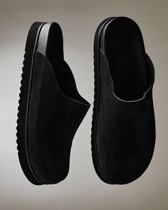 Winter Slip On Shoes, Men’s Clogs, Women’s Clogs, Mens Shoes Aesthetic, Half Shoe, Clogs Men, Men Clogs, Mens Smart Casual Outfits