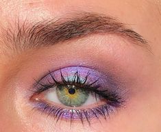 Inspired Makeup Looks, Makeup Looks Blue Eyes, Cinderella Makeup, Friday Makeup, Black Friday Makeup, Purple Makeup Looks, Purple Eye Makeup, Urban Decay Cosmetics