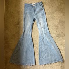 Soft And Stretchy - Never Worn - Size:26 Free People Boots, Western Wear Outfits, Jeans Free People, Dark Wash Bootcut Jeans, Festival Pants, Jeans Light Blue, Denim Flare Jeans, Bojack Horseman, Bottom Jeans