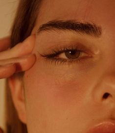 Nails Aesthetic, Beauty Make-up, Face Beauty, Aesthetic Eyes, Foto Poses, Makeup Face, Beauty Hair, Aesthetic Makeup