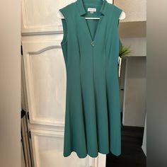 Nwt Calvin Klein Green Dress Beautiful Size 4 Hunter Green Calvin Klein Dress, Calvin Klein Dress, Calvin Klein Dresses, Asymmetrical Dress, Dress Beautiful, Womens Calvin Klein, A Dress, Green Dress, Colorful Dresses