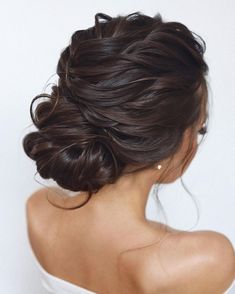 13. Voluminous Updo for Long Hair. Nothing beats the true classic low French twist. Pull your thick wavy locks back into a messy roll and let out several strands for a relaxed, romantic overall feel. Bridemaids Hairstyles, French Twist Hair, Wedding Updos, Long Hair Updo, Bridesmaid Hairstyles, French Twist, Long Wavy Hair