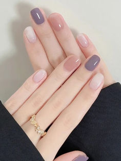 mauve nails: muted tones mix and match Spring Color Nails Gel, Nail Korean Style Minimal, Nail Art Short Nails Simple, Nail Gelish, Mauve Nails, Minimal Nails Art, Beauty Hacks Nails, Hello Nails, Subtle Nails