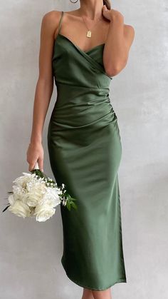 Bridesmaid Dresses Online, Looks Chic, Fancy Dresses, Wedding Guest Outfit, Guest Dresses, Pretty Dresses, Classy Outfits, Tablescapes