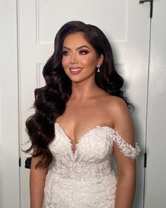 Bride Hair Down, Glam Bride Makeup, Bridal Hair Down, Glam Wedding Makeup, Glam Bride, Hollywood Hair, Bridesmaid Hair Makeup, Long Hair Wedding Styles