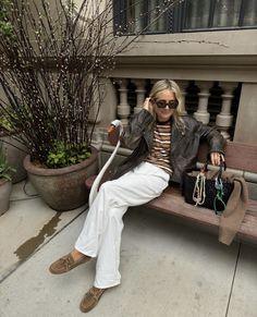 Boat Shoes Outfit Women, Boat Shoes Outfit Women's, Brown Loafers Outfit Women, Suede Loafers Outfit, Lucy Williams Style, Sperry Outfit, Boat Shoes Outfit, Loafers Outfit Women, Summer Shoes Trends