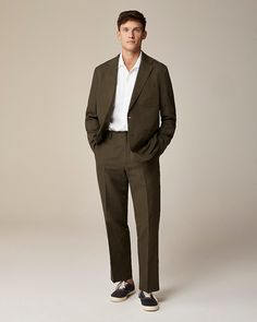 Mens Unique Wedding Attire, Relaxed Fit Suit Men, Menswear Business Casual, 2024 Suits For Men, Relaxed Suit Men, Men Blazer Outfit Casual, Casual Wedding Outfit Men, Men Blazer Outfit, Mens Suits Style Modern