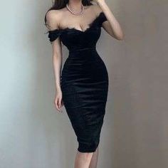 Pretty Black Dresses, Gala Gown, Asian Wedding Dress, Fe Clothing, Elegant Outfit Classy, Classy Prom Dresses, Glam Outfit, Korean Girl Fashion, Mid Length Dresses