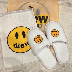 Comes With Dust Bag Size Small/Medium Mascot House Slippers Slippers White, Drew House, Sneakers Jordans, Shoes Sneakers Jordans, House Shoes, House Slippers, Yellow White, White Color, Dust Bag