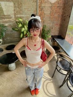 Summer Outfits With Glasses, Eastern European Outfits, Glasses Outfit Summer, Tokyo Summer Fashion, Overalls Dress Outfit, Korea Fits, Japan Outfit, 사진 촬영 포즈, Korean Outfits