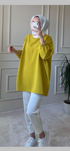 Modest Pakistani Outfits, Muslim Western Outfit, Pakistani Fashion Casual Winter, Trendy Muslim Outfits, Pakistani Dresses Casual Simple Stylish, Simple Pakistani Dresses Casual Design, Muslim Fashion Dress Modern, Casual Pakistani Outfits Simple, Style Outfits Summer