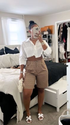 Outfits To Wear In Nyc Summer, Nyc Day Outfit Summer, Button Up With Shorts Black Women, Look Legging, Date Outfit Casual, Winter Fashion Outfits Casual, Practice Outfits, Brunch Outfit