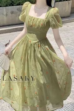 Lasaky - Elegante vestido ceñido a la cintura con un encantador estampado floral verde Whimsical Dresses, Fitted Dress Casual, Women Beach Outfits, Green Floral Print Dress, Cottagecore Dresses, Dress Cottagecore, Women Bodycon Dress, Cottagecore Dress, Long White Dress