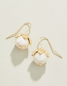 Our lightweight Orla Bauble Drop Earrings make a timeless statement and are made to wear with every outfit in 18kt matte gold plating and freshwater pearls. Chic Gold Pearl Earrings, Gold Feminine Pearl Earrings For Everyday, Chic Gold Pearl Earrings With Pearl Pendant, Chic Pearl Drop Earrings With Ear Wire, Chic Yellow Gold Earrings With Pearl Charm, Chic Gold Pearl Earrings For Everyday, Gold Pearl Earrings Feminine Style, Everyday Feminine Gold Pearl Earrings, Feminine Gold Earrings With Pearl Drop