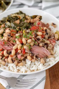 Start the New Year right with this Southern black eyed peas recipe! Dried black eyed peas are slow simmered in chicken broth with a meaty ham hock, then mixed with aromatic vegetables that have been sauteed in bacon fat. Tomatoes and bacon are stirred in at the end. Make it slow in the crock pot, or quick in your Instant Pot! #blackeyedpeasrecipe #crockpot #instantpot #spendwithpennies