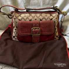 Medium To Large Size. Classic Coach Logo And Burgundy Leather, Brass Hardware. Excellent Condition Bags Vintage, Coach Logo, Large Shoulder Bags, Vintage Coach, Brass Hardware, Coach Handbags, Coach Bags, Large Size, Messenger Bag