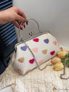 BirdinBag - Compact Floral Lace Kiss Lock Bag with Small Square Design Dome Bag, Heart Embroidery, Women Crossbody Bag, Pearl Leather, Shoulder Messenger Bag, Chain Shoulder Bag, Bag Bag, Chest Bag, Square Bag